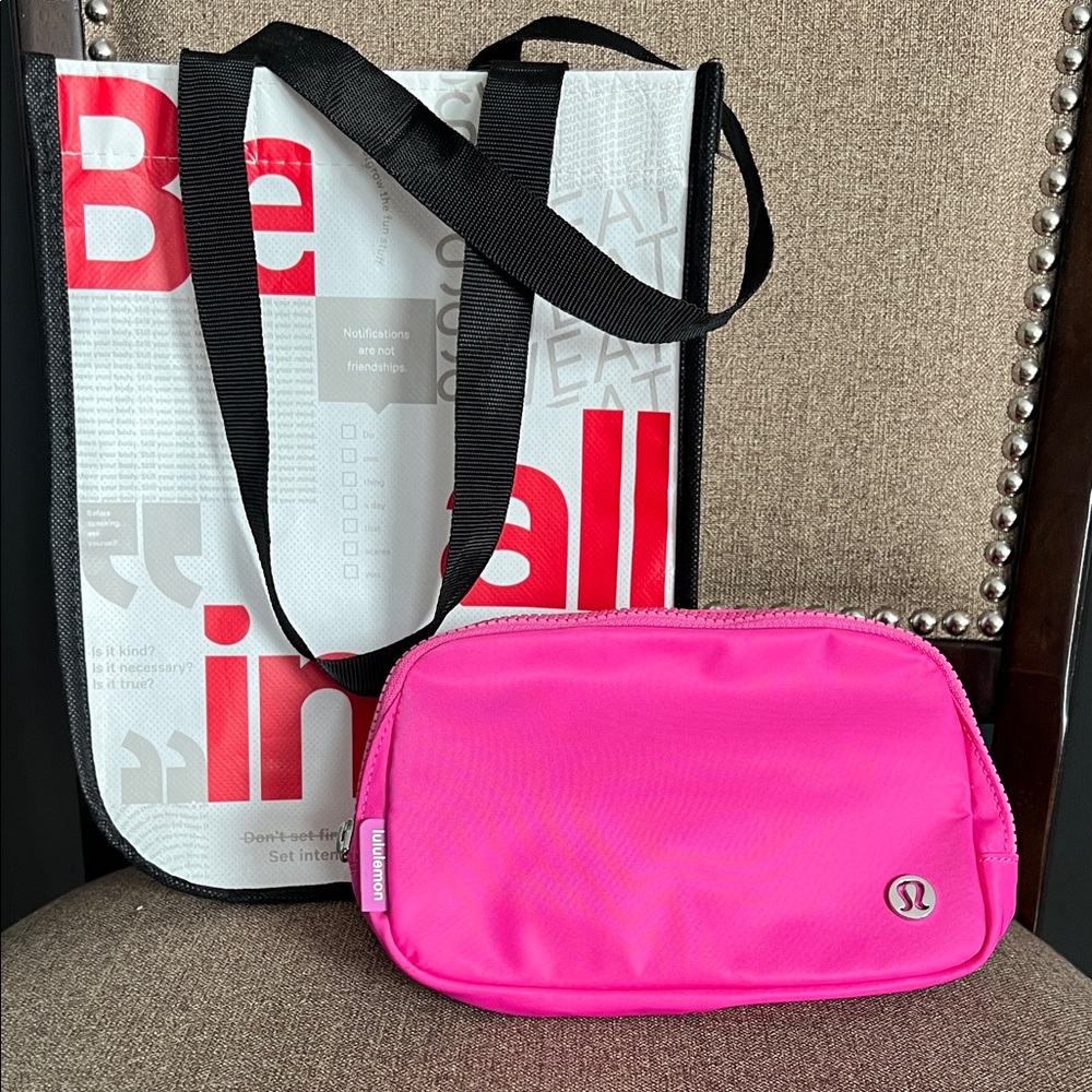 Lululemon Athletica Sonic Pink 1L Belt Bag NWOT plus shopping bag